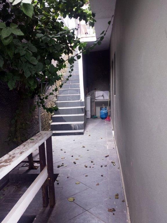 Casa à venda ou para alugar com 4 quartos, sendo 1 suíte, no condomínio Estrada Armando Barbosa ,6300, Mairiporã - SP
