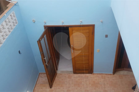 Sobrado à venda com 4 quartos, sendo 2 suítes, em Vila Hamburguesa, São Paulo, SP