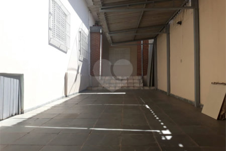 Casa à venda com 4 quartos, sendo 1 suíte, no Centro, São Roque, SP