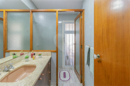 Casa Térrea à venda com 4 quartos, sendo 2 suítes, em Alto de Pinheiros, São Paulo, SP