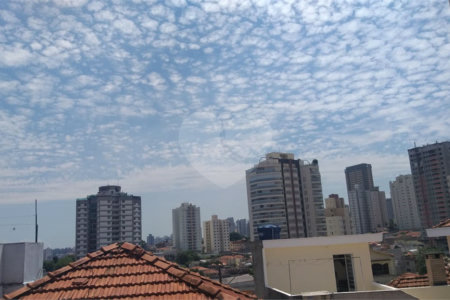 Casa à venda com 6 quartos, sendo 4 suítes, em Chora Menino, São Paulo, SP