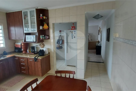 Sobrado à venda com 3 quartos, sendo 1 suíte,  em Vila Mogilar, Mogi das Cruzes, SP