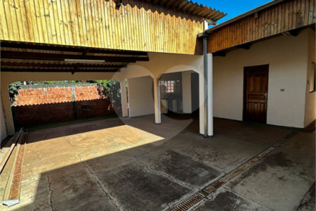 Casa à venda com 2 quartos, sendo 1 suíte,  em Jardim Aeroporto, Ponta Porã, MS