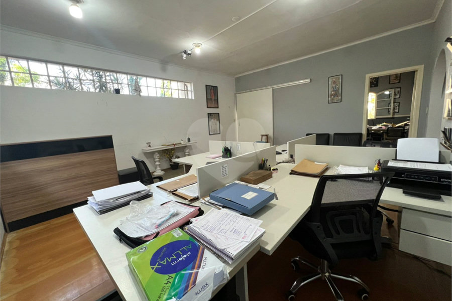 Casa à venda com 4 quartos, sendo 1 suíte,  em Morumbi, São Paulo, SP