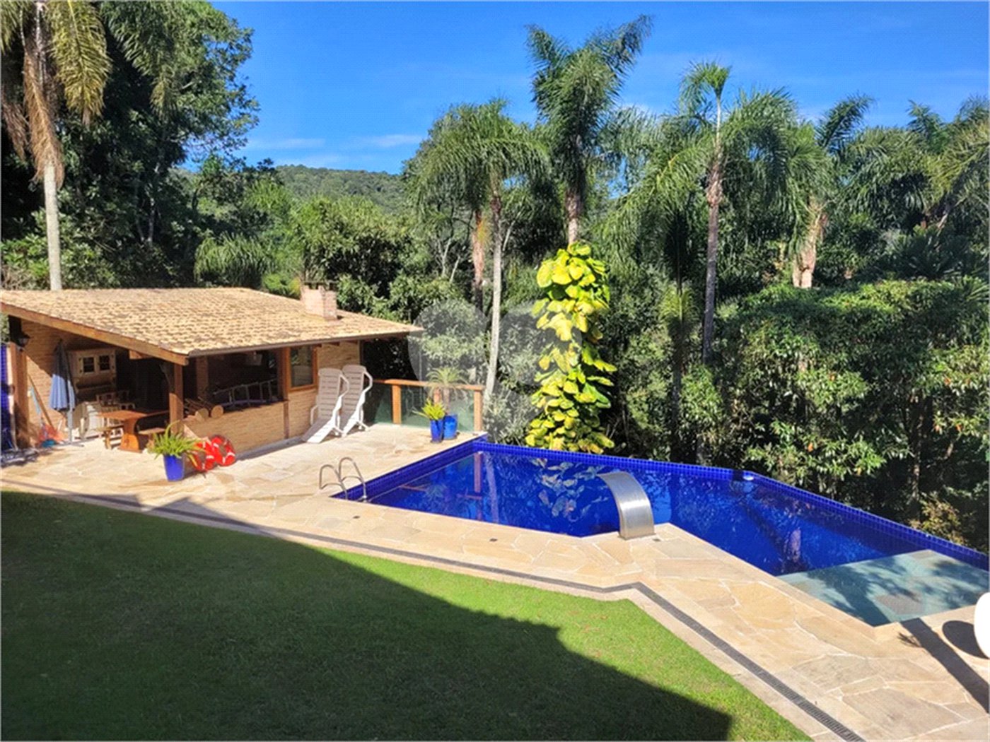 Casa à venda com 3 quartos, sendo 1 suíte,  no condomínio Residencial Bosque da Serra, Mairiporã - SP