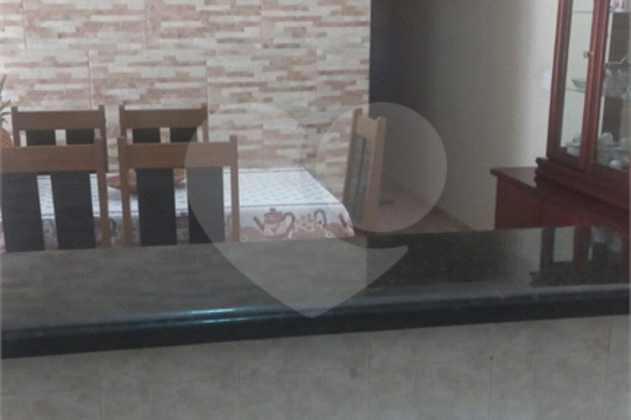 Casa à venda com 5 quartos, sendo 2 suítes, em Jardim Santa Clara, Guarulhos, SP