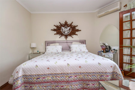 Casa à venda com 5 quartos, sendo 3 suítes, em City América, São Paulo, SP