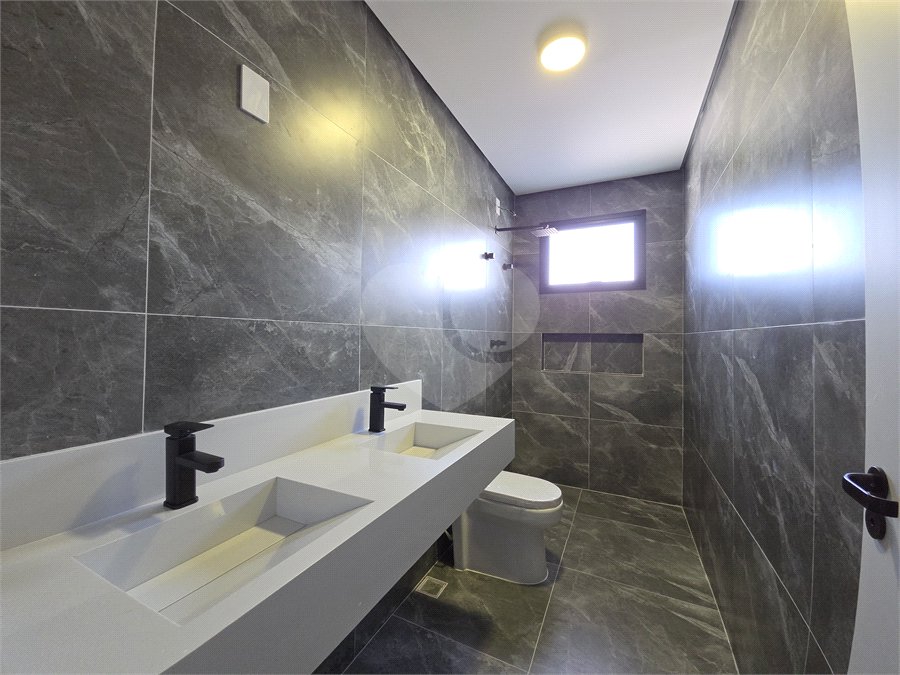 Casa à venda com 3 suítes no condomínio Helena Maria, Sorocaba - SP