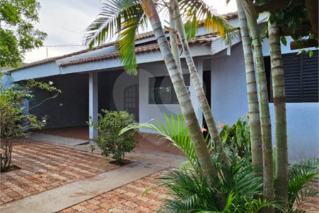 Casa à venda com 3 quartos, sendo 1 suíte, no Centro, Ponta Porã, MS