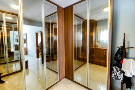 Sobrado à venda com 4 quartos, sendo 1 suíte, em Vila Sônia, São Paulo, SP