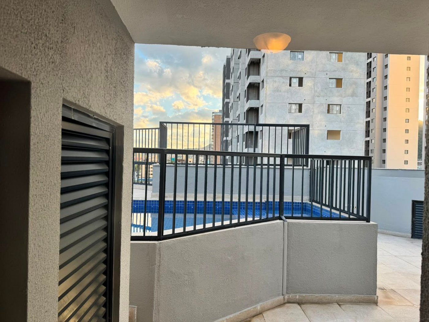Apartamento com 3 dormitórios à venda, 73 m² por R$ 350.000,00 - Balneário Cidade Atlântica - Guarujá/SP