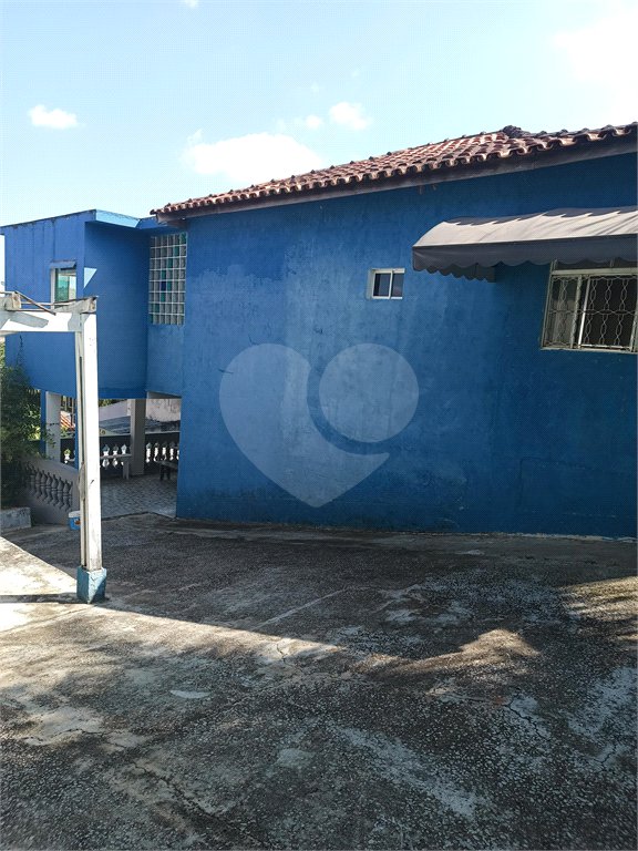 Casa à venda com 4 quartos, sendo 1 suíte, no condomínio Shangri-la, Atibaia - SP