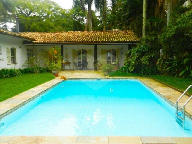 Casa Térrea à venda com 4 suítes em Alto da Boa Vista, São Paulo, SP