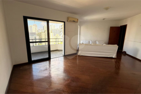 Apartamento à venda com 3 quartos, sendo 1 suíte, em Vila Andrade, São Paulo, SP