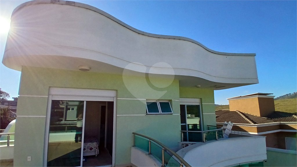 Casa à venda com 3 suítes no condomínio Figueira Garden, Atibaia - SP