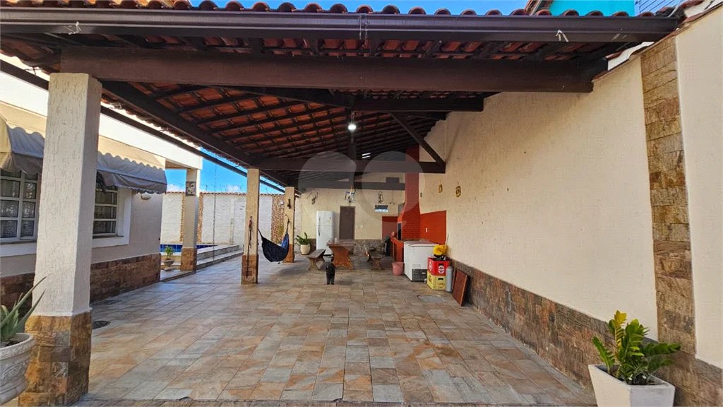 Casa à venda com 5 quartos, sendo 3 suítes,  no condomínio Colinas do Magarça, Rio de Janeiro - RJ