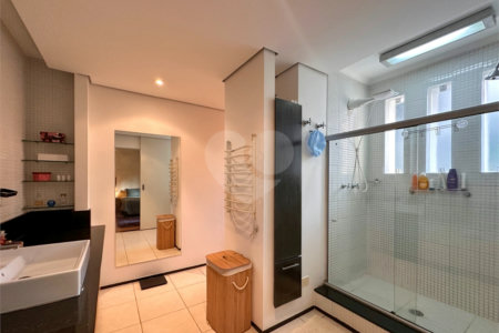Casa à venda com 3 quartos, sendo 1 suíte,  no condomínio Barão do Triunfo, São Paulo - SP