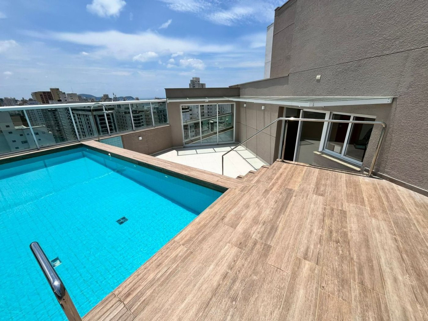 Cobertura com 3 dormitórios à venda, 270 m² por R$ 2.890.000,00 - Barra Funda - Guarujá/SP
