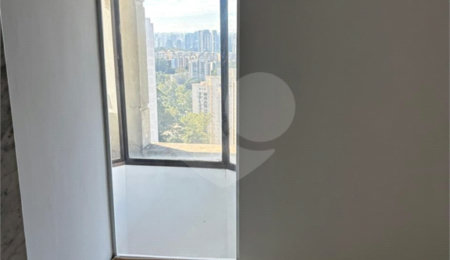 Cobertura à venda com 3 quartos, sendo 1 suíte,  em Vila Andrade, São Paulo, SP
