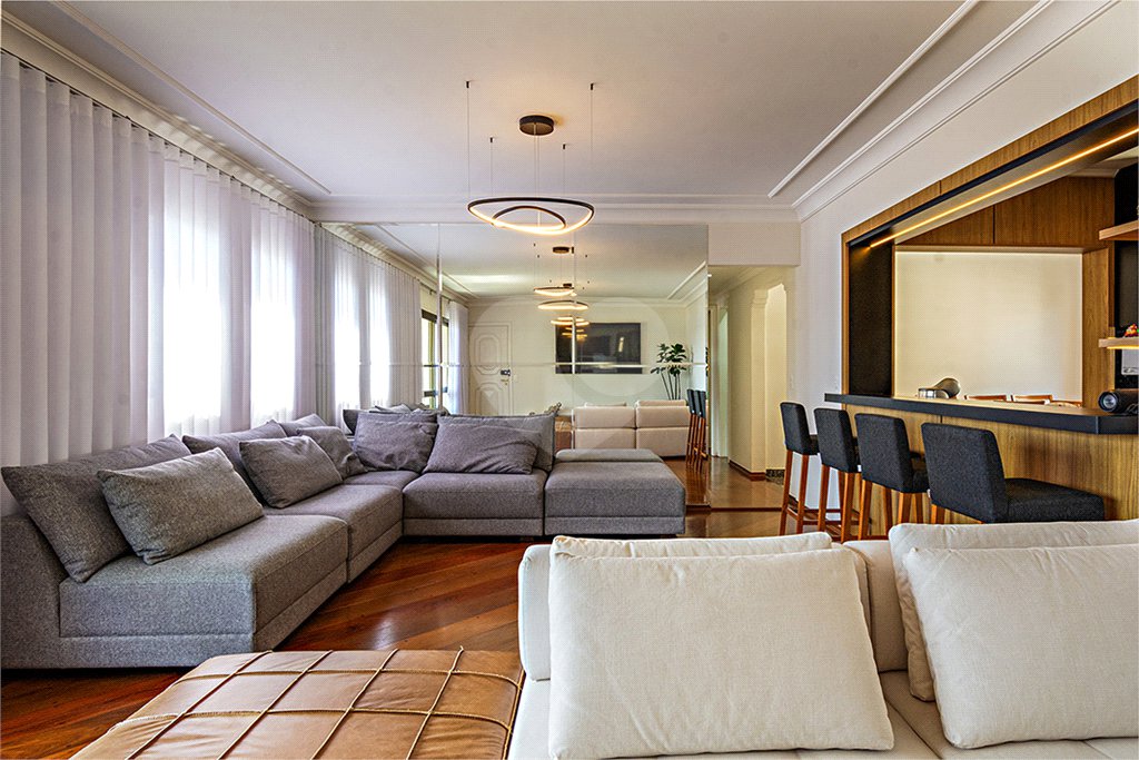 Apartamento à venda com 4 quartos, sendo 3 suítes, em Morumbi, São Paulo, SP