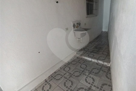 Casa à venda com 5 quartos, sendo 1 suíte, em Jardim Novo Taboão, São Paulo, SP