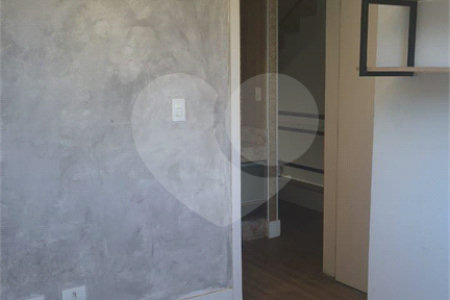 Casa à venda com 3 quartos, sendo 1 suíte, no condomínio Recanto das Araucárias, Suzano - SP