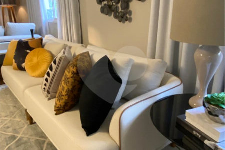 Casa à venda com 4 suítes no condomínio Marambaia, Vinhedo - SP