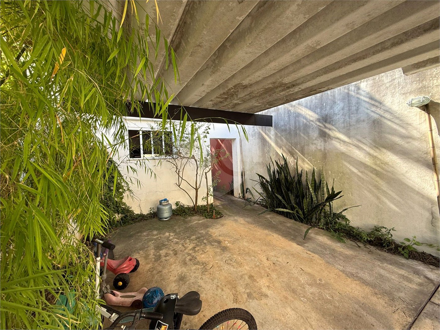 Casa à venda com 3 quartos, sendo 1 suíte, em Ipiranga, São Paulo, SP