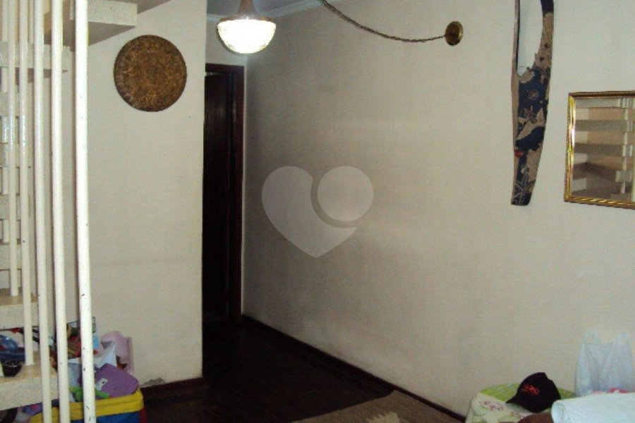 Sobrado à venda com 3 quartos, sendo 1 suíte, em Parque Peruche, São Paulo, SP