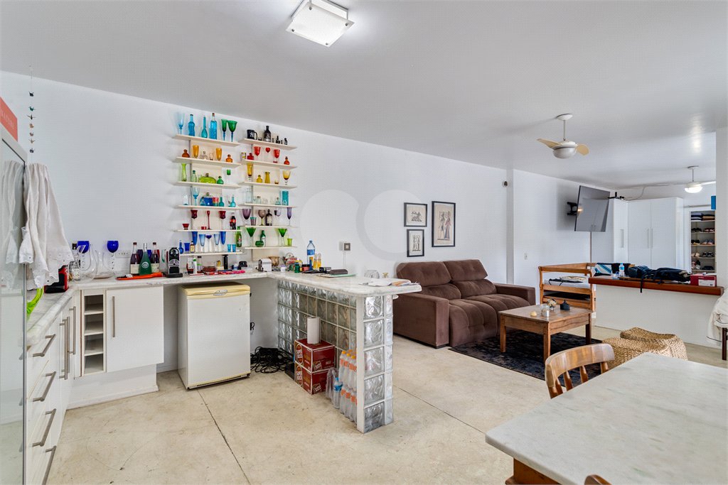 Casa à venda com 3 quartos, sendo 2 suítes,  em Alto da Boa Vista, São Paulo, SP