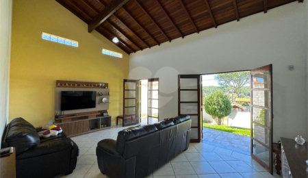 Chácara à venda com 3 quartos, sendo 1 suíte, em Pavão (canguera), São Roque, SP