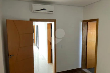 Casa à venda com 3 quartos, sendo 1 suíte, no condomínio Horto Florestal Villagio, Sorocaba - SP