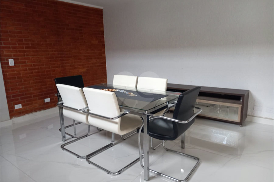 Sobrado à venda com 4 quartos, sendo 1 suíte, em Tremembé, São Paulo, SP