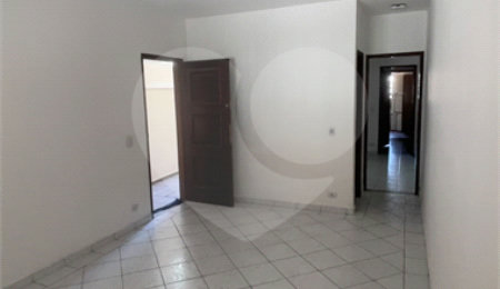 Sobrado à venda com 4 quartos, sendo 1 suíte,  em Jardim Ester Yolanda, São Paulo, SP