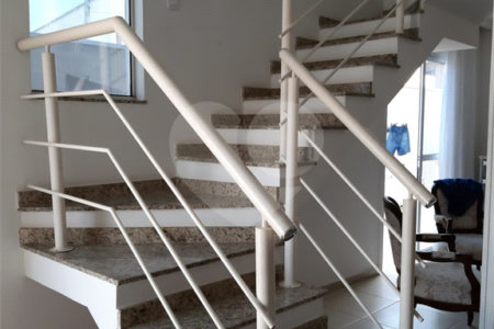 Sobrado à venda com 3 quartos, sendo 1 suíte, em Vila Suissa, Mogi das Cruzes, SP