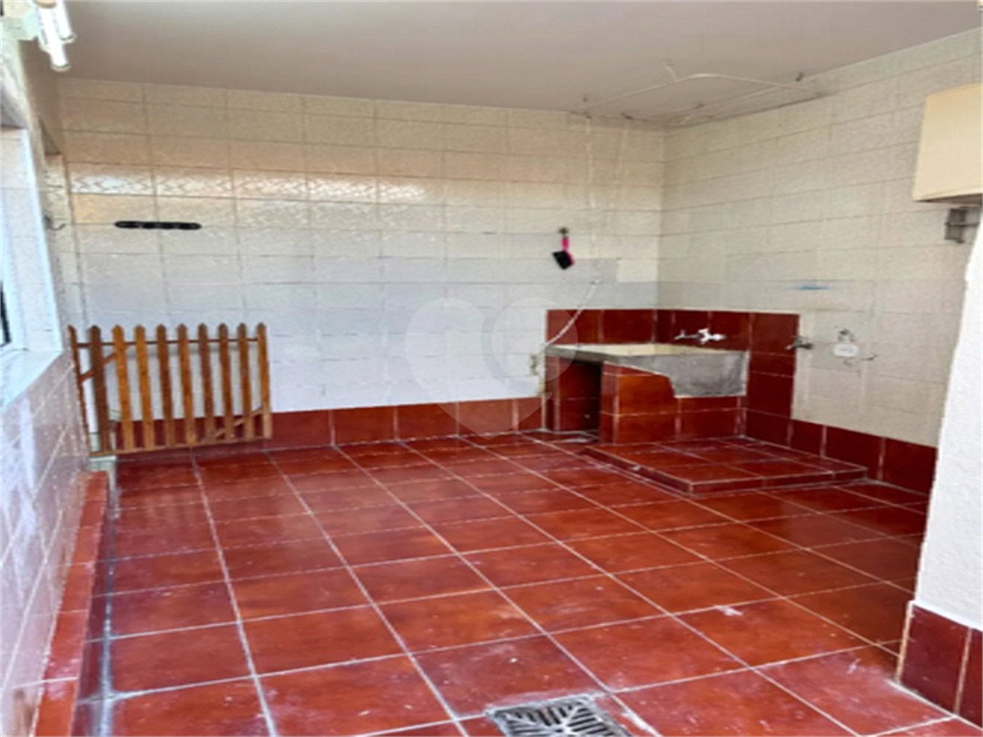 Excelente oportunidade para investidores: três casas locadas, renda mensal imediata e localização estratégica na Saúde!!