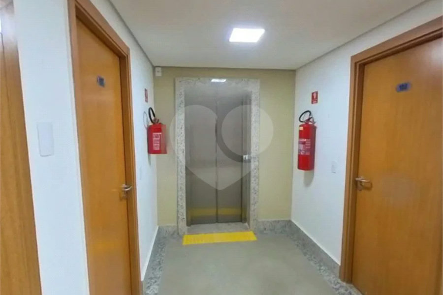 APARTAMENTO COM DOIS DORMITÓRIOS E UMA VAGA NA RAIMUNDO PEREIRA DE MAGALHÃES.