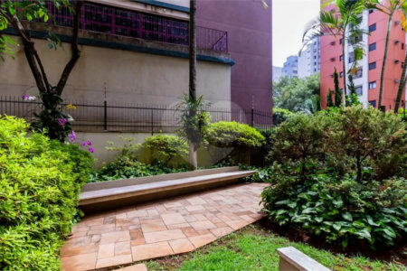 Apartamento à venda com 3 quartos, sendo 1 suíte,  em Higienópolis, São Paulo, SP