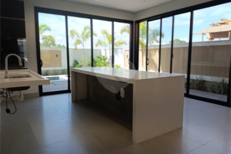Casa à venda com 3 suítes no condomínio Villa Sapezal, Indaiatuba - SP