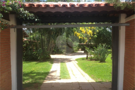 Casa à venda com 5 quartos, sendo 3 suítes, no condomínio Recanto das Flores, Indaiatuba - SP