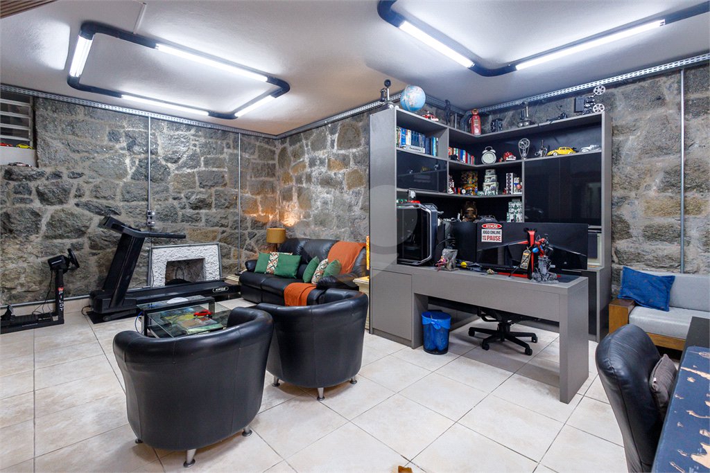 Sobrado à venda com 4 quartos, sendo 1 suíte, em Brooklin, São Paulo, SP