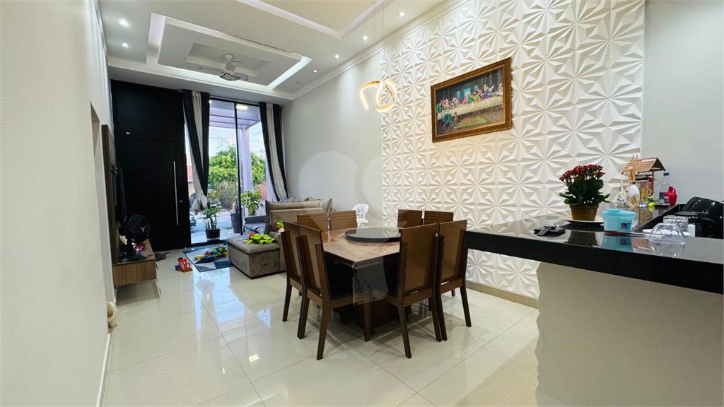 Casa à venda com 3 quartos, sendo 1 suíte, no condomínio Horto Florestal III, Sorocaba - SP