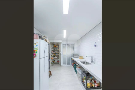 Apartamento à venda com 3 quartos, sendo 1 suíte, em Vila Anastácio, São Paulo, SP