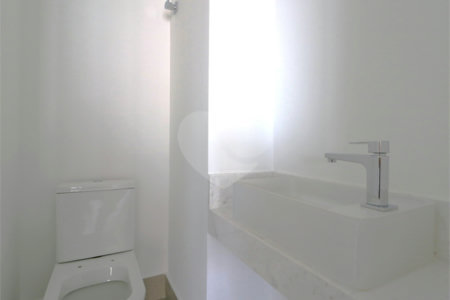Apartamento à venda com 3 suítes em Moema, São Paulo, SP
