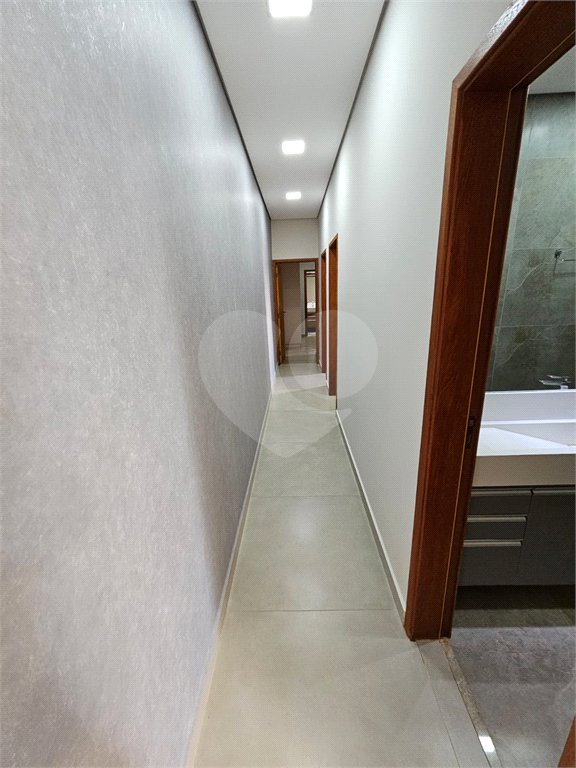 Casa à venda com 3 quartos, sendo 1 suíte,  no condomínio Mantova, Indaiatuba - SP