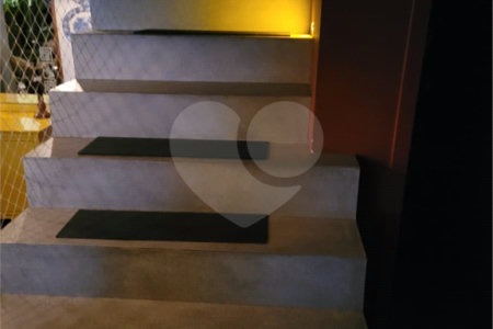 Casa à venda com 3 quartos, sendo 2 suítes, em Vila Mariana, São Paulo, SP