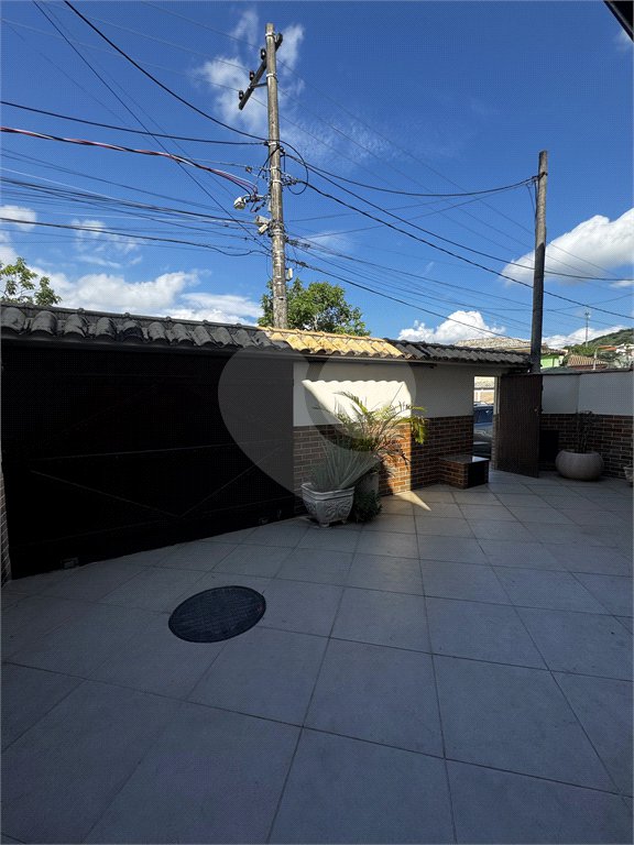 Casa à venda com 3 quartos, sendo 1 suíte, no condomínio Village da Posse, Rio de Janeiro - RJ
