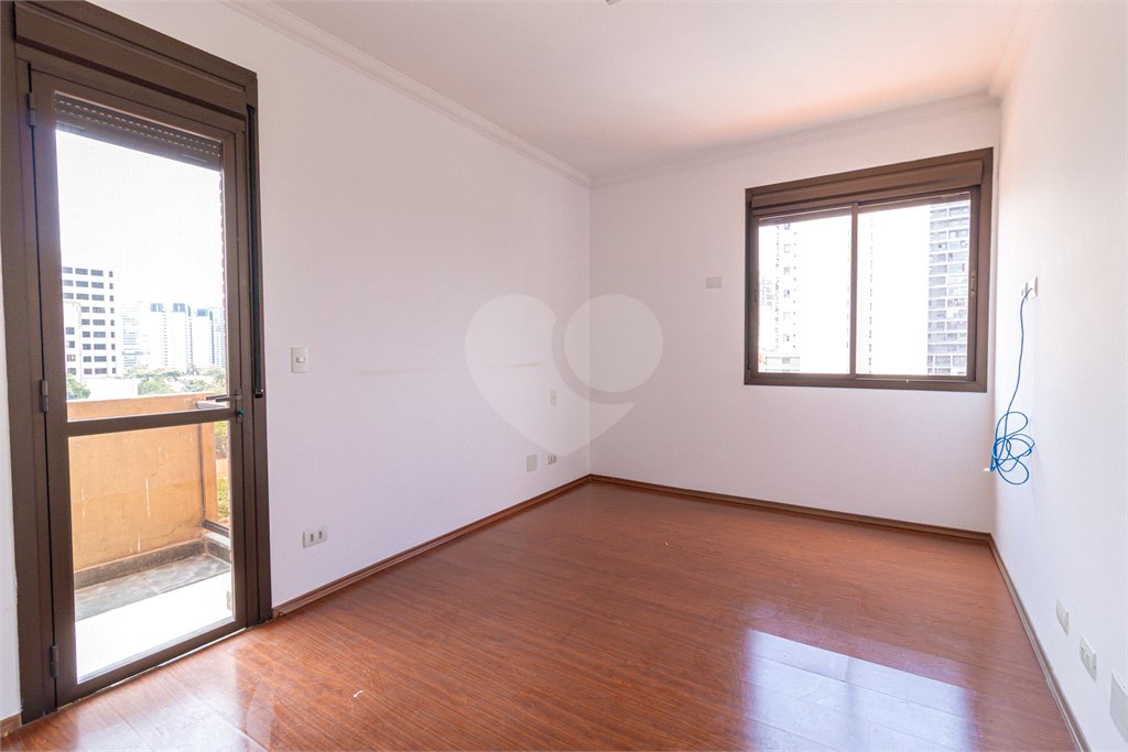Apartamento à venda com 4 quartos, sendo 3 suítes,  em Chácara Santo Antônio, São Paulo, SP