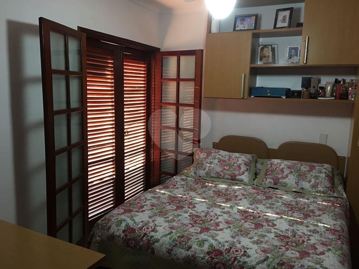 Casa à venda com 3 quartos, sendo 1 suíte, no condomínio Sobrado, São Paulo - SP