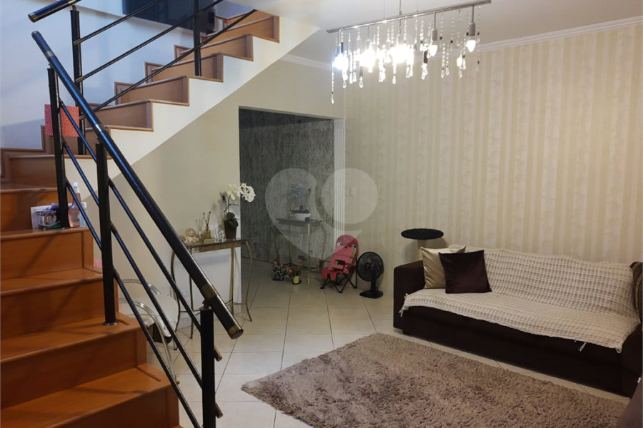Sobrado à venda com 2 quartos, sendo 1 suíte, em Tremembé, São Paulo, SP